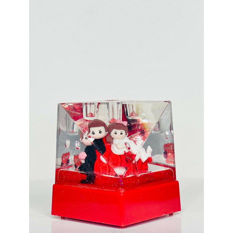 Crystal Romance Cube Acrylic Liquid Motion Teddy Love Sign Block | Valentine’s Day Gift | Romantic Desk Showpiece | Clear Decorative Display with Floating Glitter