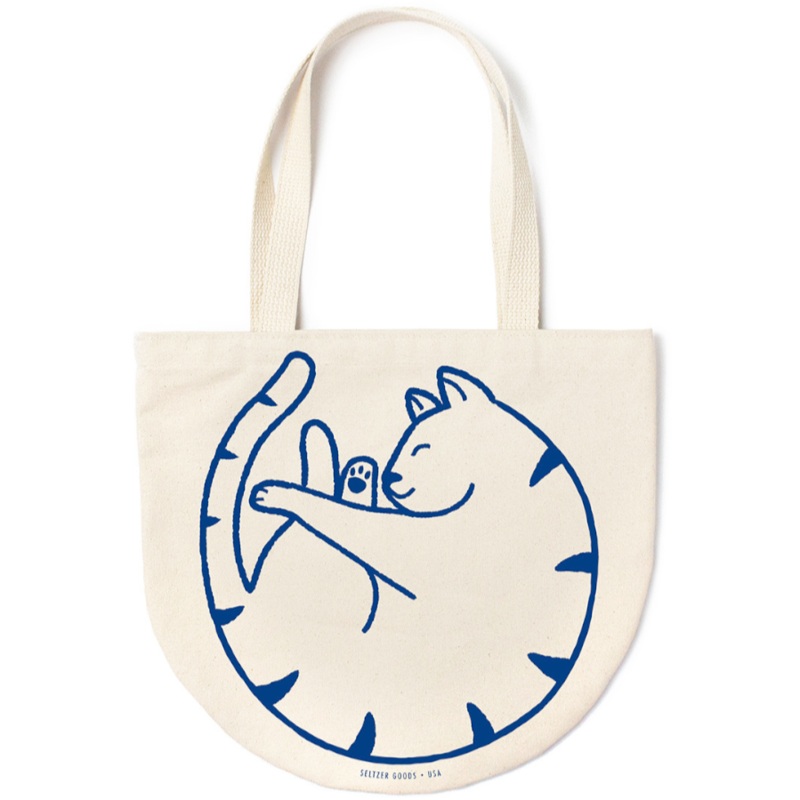 Curled Cat Round Tote Bag