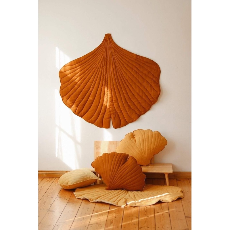 Linen Caramel Ginkgo Leaf Mat