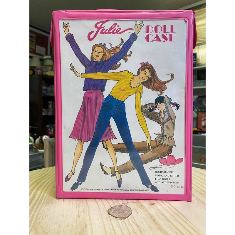 Vintage Barbie & Ken Dolls with Carry Case / Pre Owned.