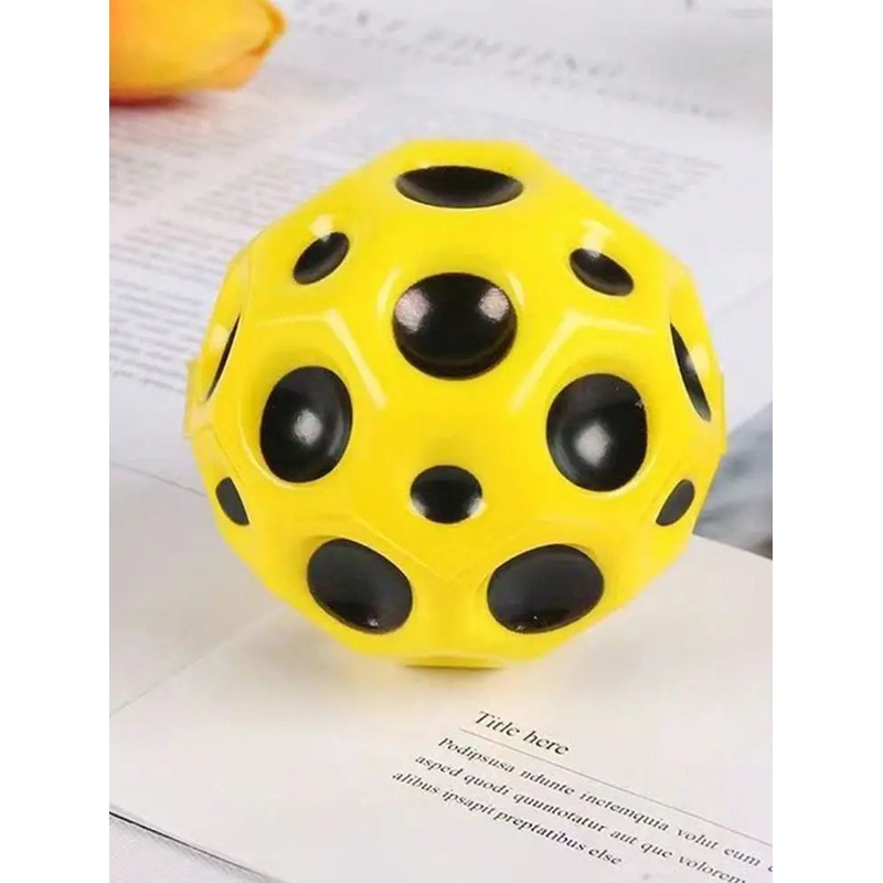 Bouncy Ball Anti-fall Moon Shape (Random Color)
